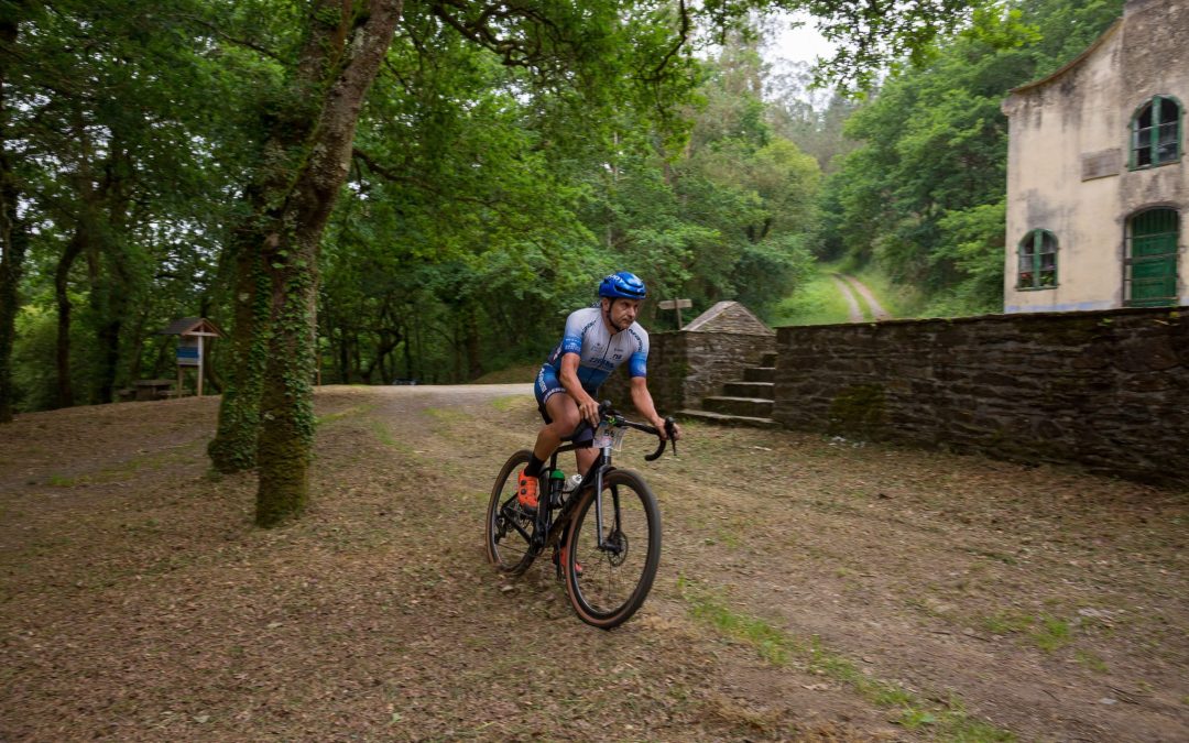 O II Desafío Gravel Ulla Tambre Mandeo reúne en Touro ao mellor gravel de Galicia